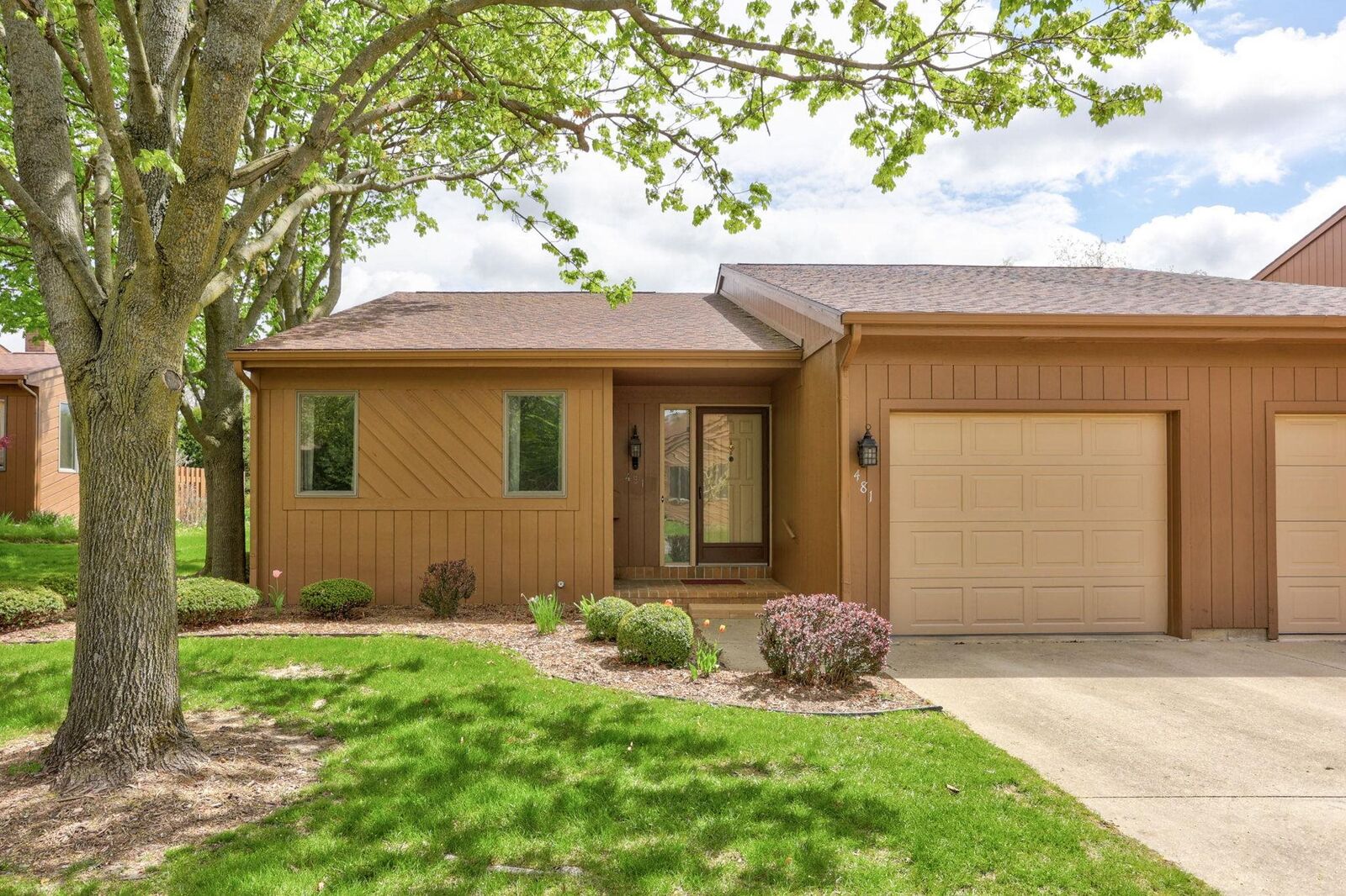 Property Photo:  481 Groveland Drive  MI 48734 