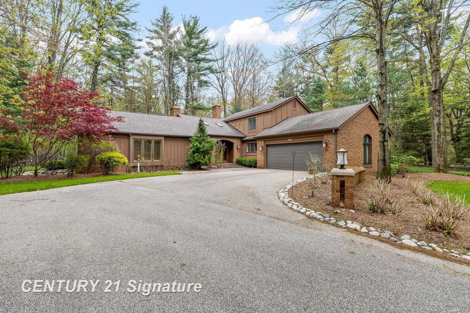 Property Photo: 3616 White Pine Way Street MI 48640