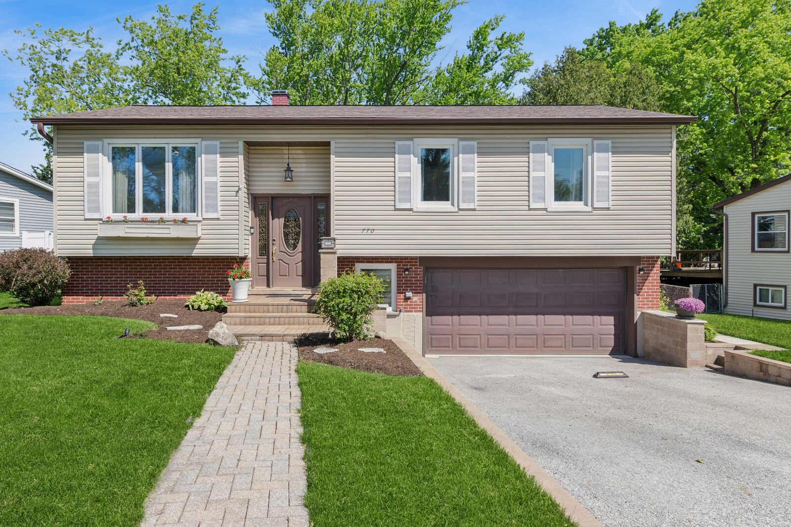 Property Photo:  770 Easy Street  IL 60139 