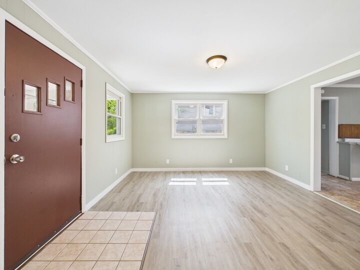 Property Photo:  