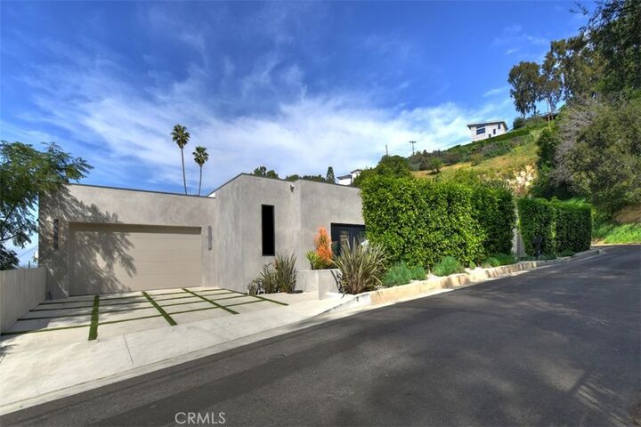 Property Photo:  14753 Round Valley  CA 91403 