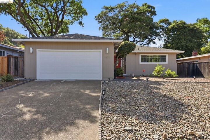 Property Photo: 1171 Cambridge St CA 94947