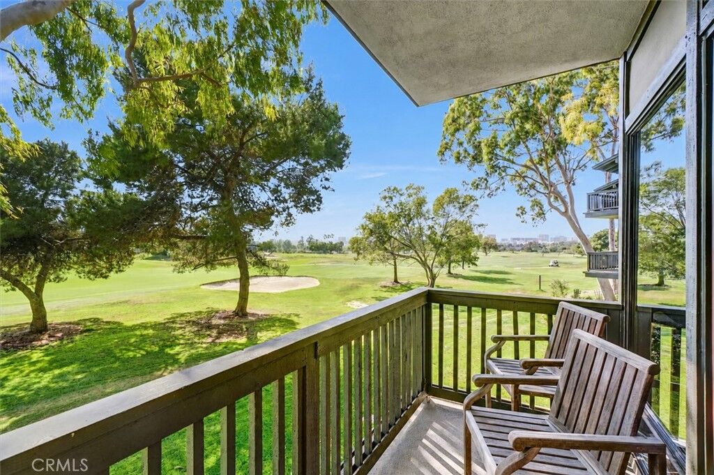 Property Photo: 11 Las Brisas 6 CA 92612