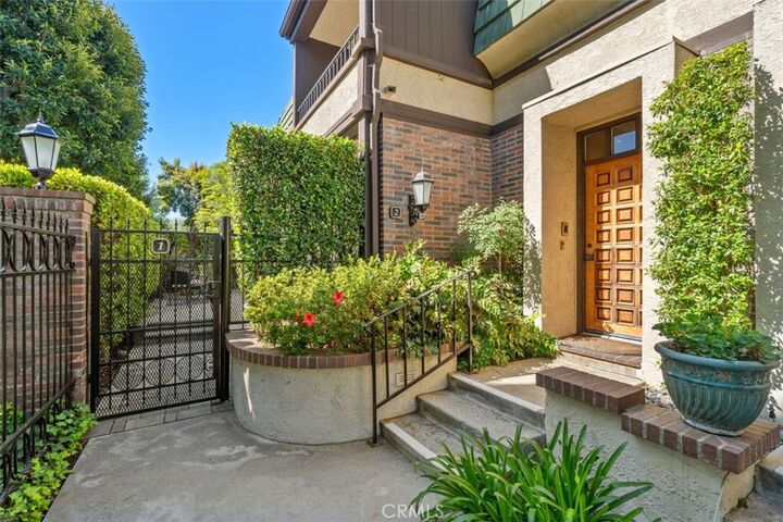 Property Photo:  885 S Orange Grove 2  CA 91105 