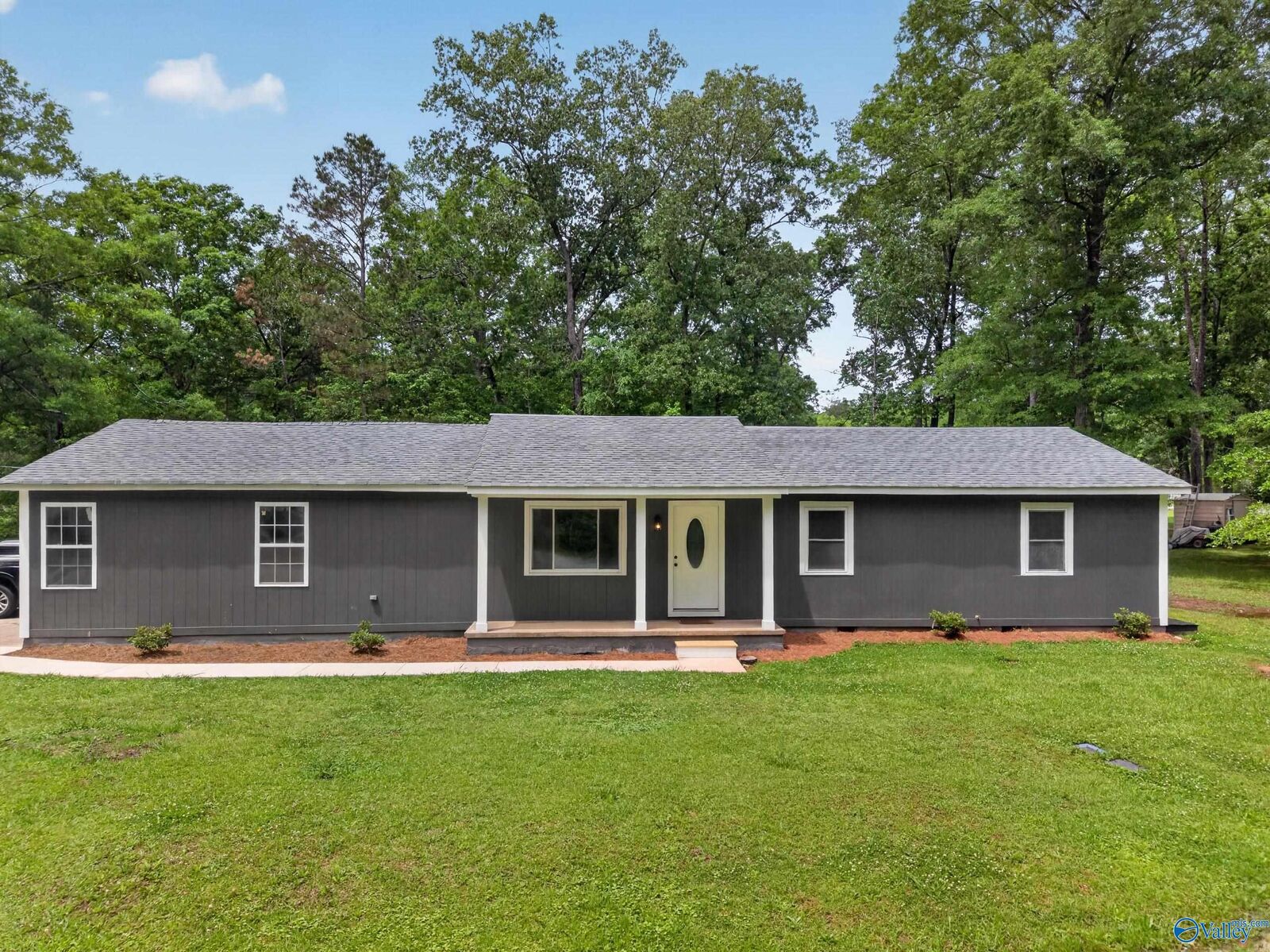 Property Photo:  1018 Cornelia Circle  AL 35954 