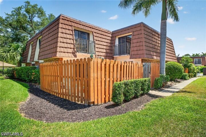 Property Photo: 1466 Park Shore Circle 3 FL 33901