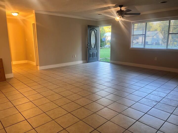 Property Photo:  105 Moore  MS 38916 