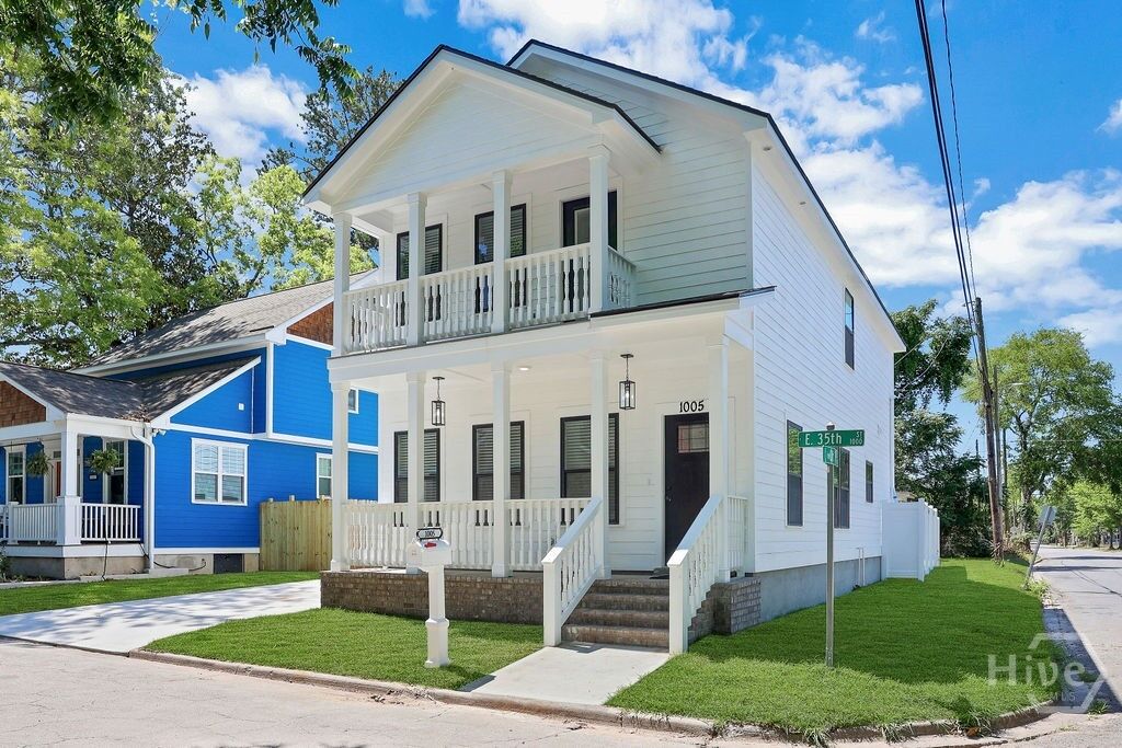 Property Photo: 1005 E 35th Street GA 31401
