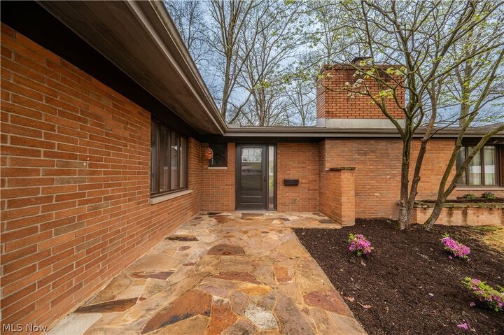 Property Photo:  1019 Park Circle  OH 44420 