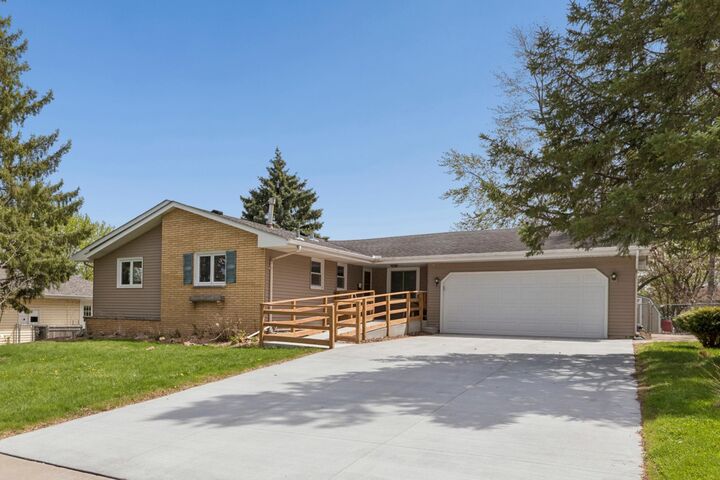 Property Photo:  7925 29th Avenue N  MN 55427 