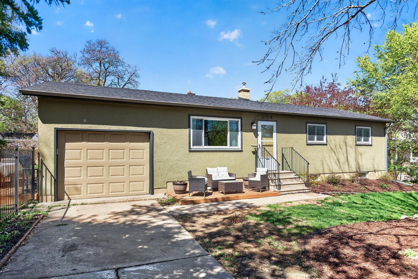 Property Photo:  254 Winifred Street W  MN 55107 