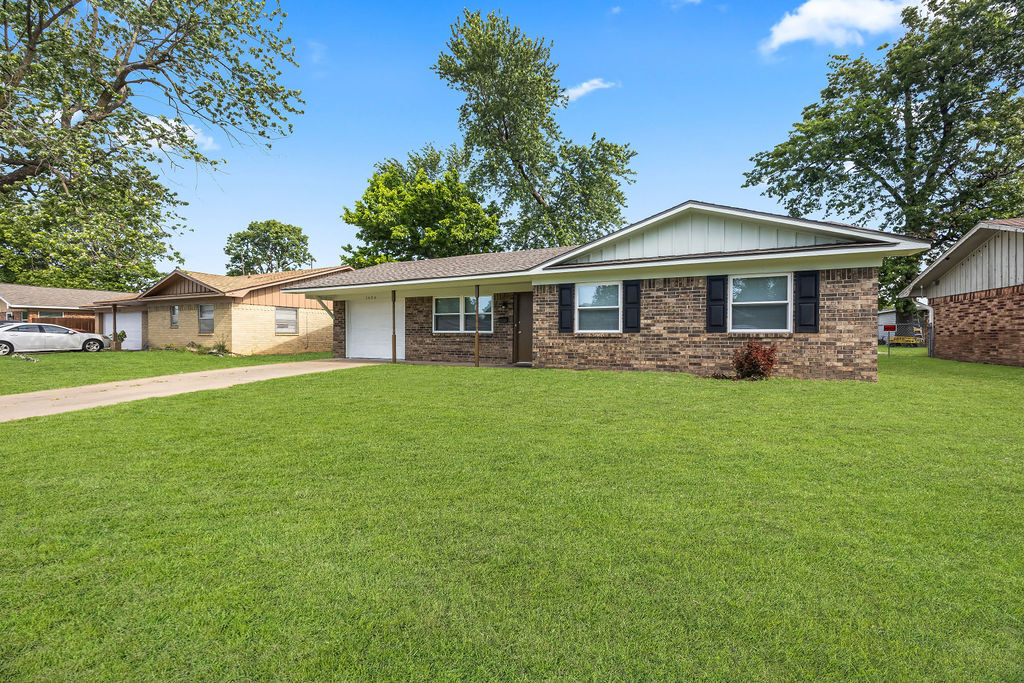 Property Photo:  1606 Princeton Avenue  AR 72762 