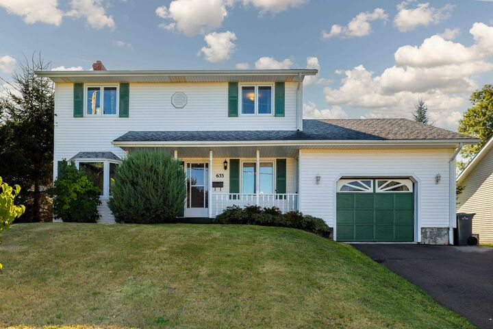633 Queen Street — photo 1