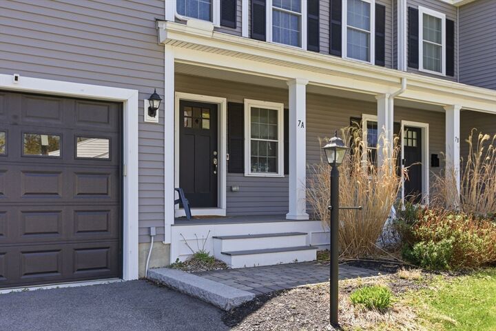 Property Photo:  7 Spring Ct A  MA 01801 