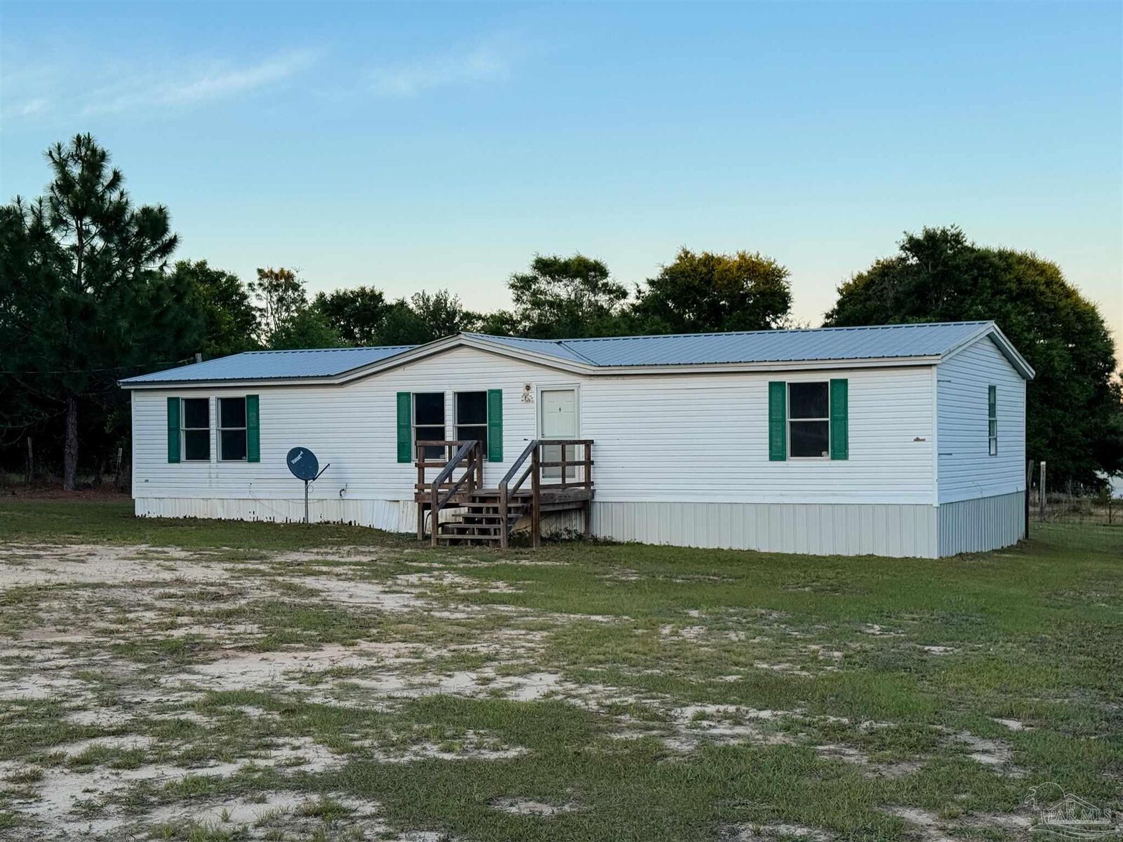Property Photo:  5180 Phoenix Dr  FL 32583 