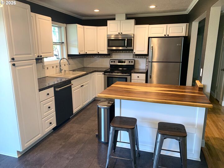 Property Photo:  7816 NE 28th St  WA 98662 