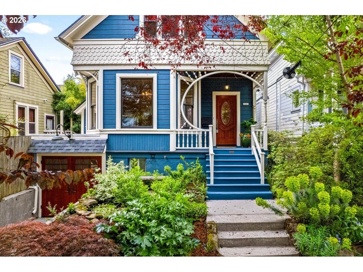 Property Photo: 1021 SE 37th Ave OR 97214