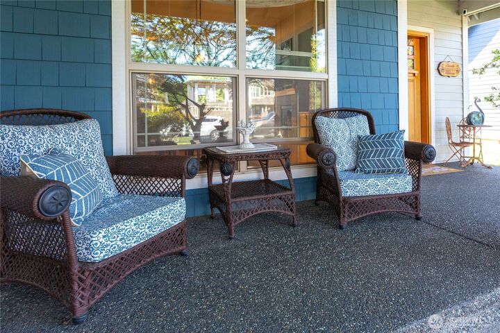 Property Photo:  5625  Old Settler Dr  WA 98248 