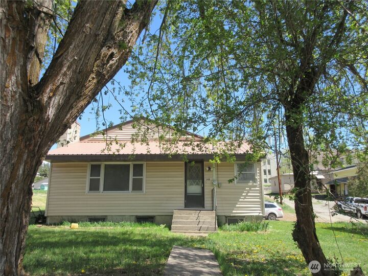 Property Photo:  148 N Portland Street  WA 99166 