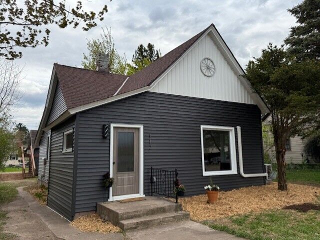 Property Photo:  112 3rd Avenue  WI 54871 