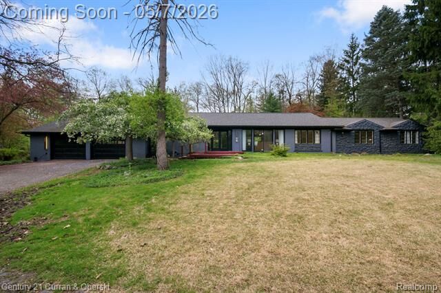 Property Photo:  27869 Old Colony Street  MI 48334 