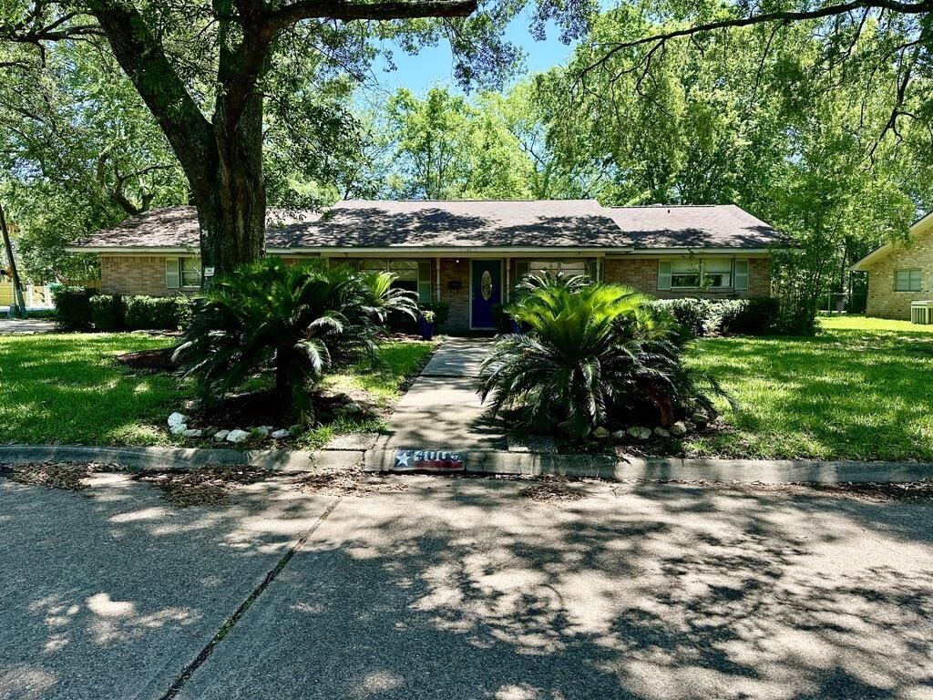Property Photo: 4005 Diane Dr TX 77706