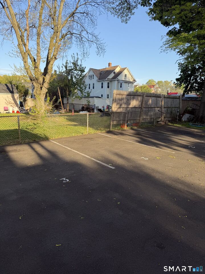 Property Photo:  220 Alpine Street 222 3rd Floor  CT 06610 