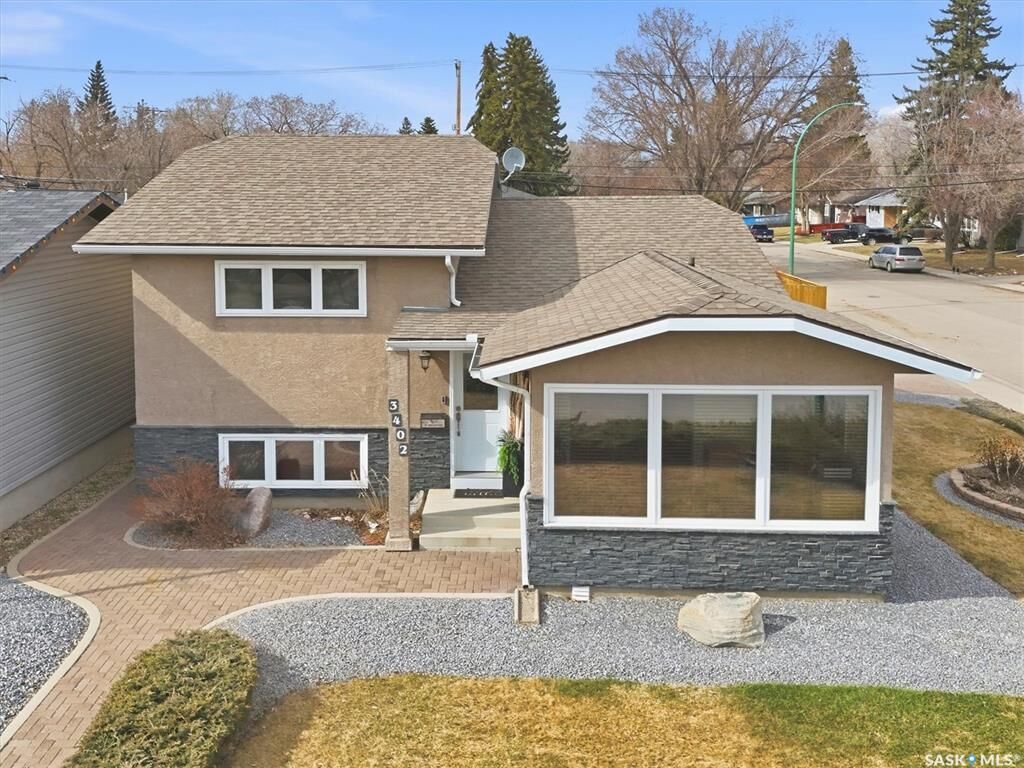 Property Photo:  3402 Calder Crescent  SK S7J 4W6 