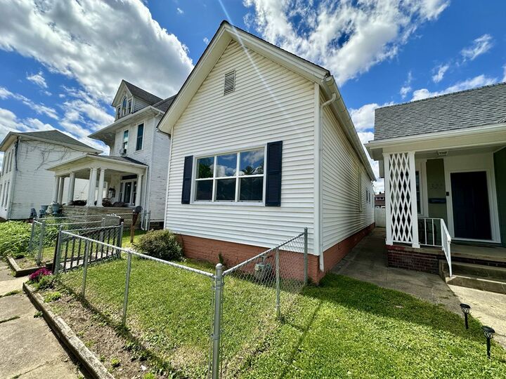 Property Photo:  320 Vine Street  OH 45601 