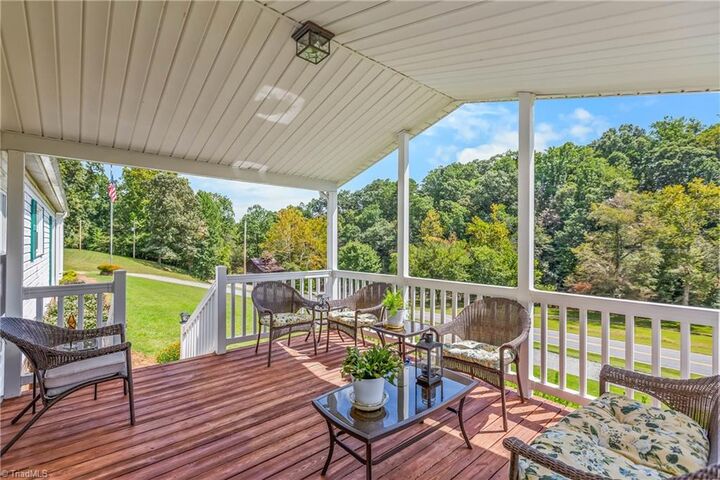 Property Photo: 2712 Sloans Mill Road NC 27020