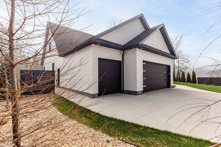 Property Photo:  8 Sunset Place  ON N2Z 0G6 