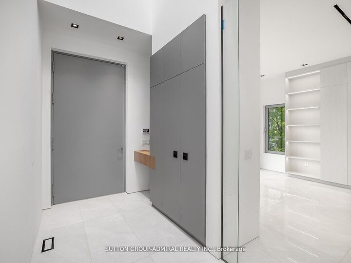 Property Photo: 157 Old Forest Hill Road ON M5N 2N7