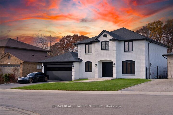 32 Elena Court — photo 1