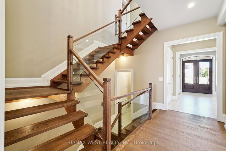 Property Photo: 29 W Dykie Court ON L3Z 0Y1