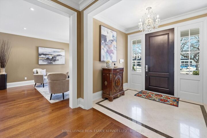 Property Photo: 1049 Cedar Grove Boulevard ON L6J 2C2