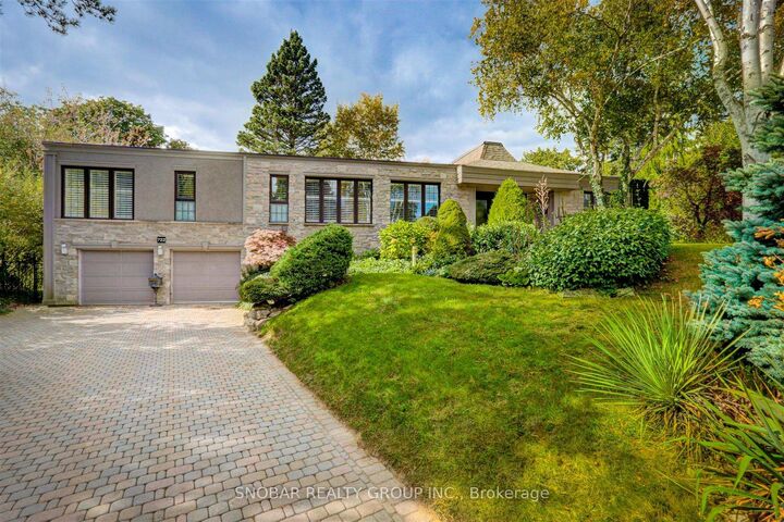 Property Photo: 722 Nautalex Court ON L5H 1A7
