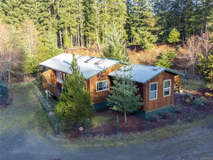 360 Cape Mudge Rd — photo 1