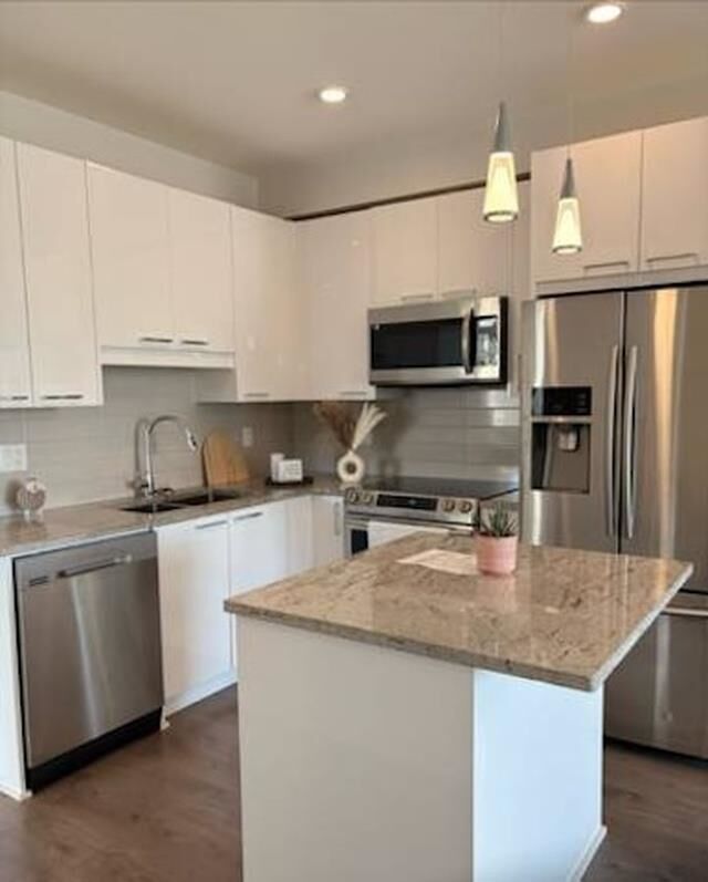 Property Photo:  20696 Eastleigh Crescent 211  BC V3A 0M3 
