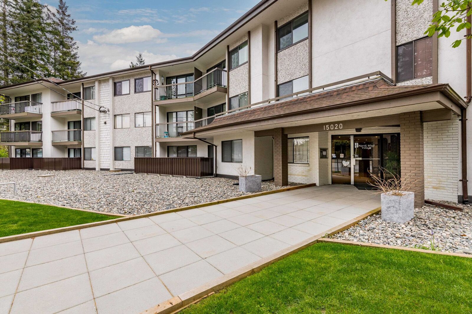 Property Photo: 15020 North Bluff Road 218 BC V4B 5A4