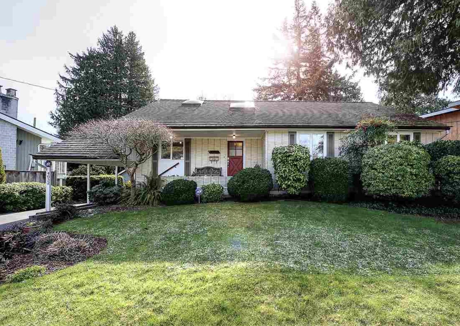 Property Photo: 4652 Wesley Drive BC V4M 1W4