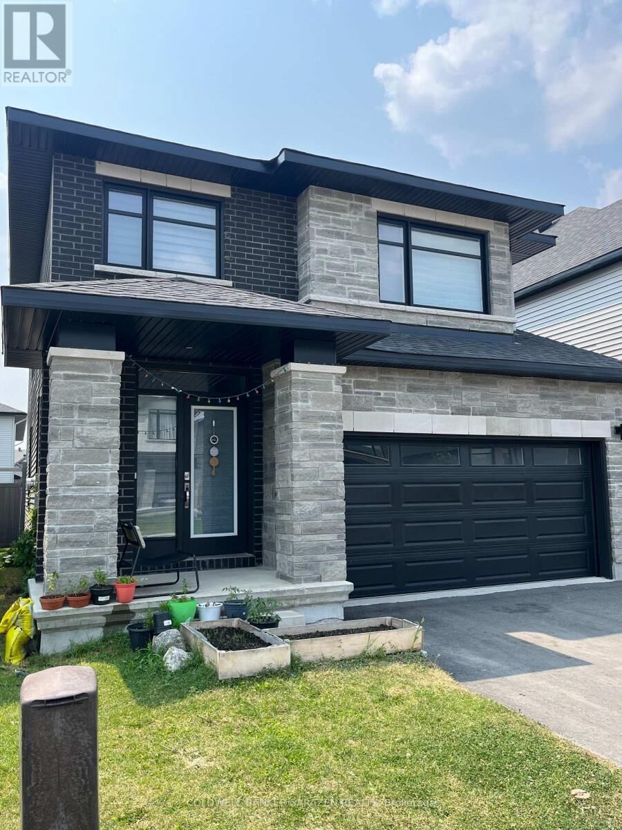 Property Photo:  248 Dagenham Street  ON K2S 2X7 