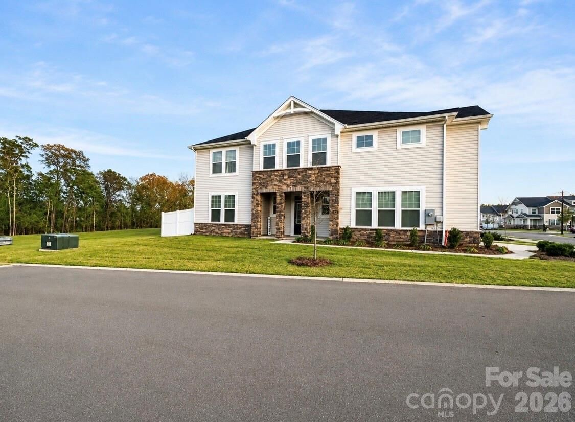 Property Photo:  14618 Tamarack Drive  NC 28278 