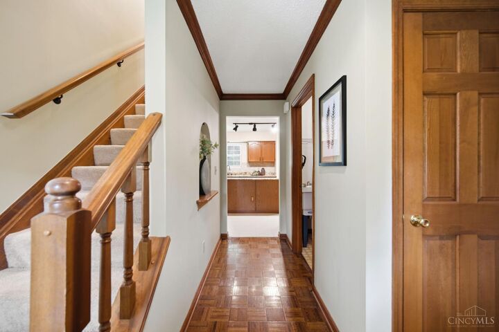 Property Photo:  348 Oakwood Park Drive  OH 45238 