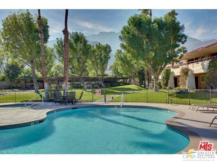 Property Photo:  420 N Villa Ct  CA 92262 
