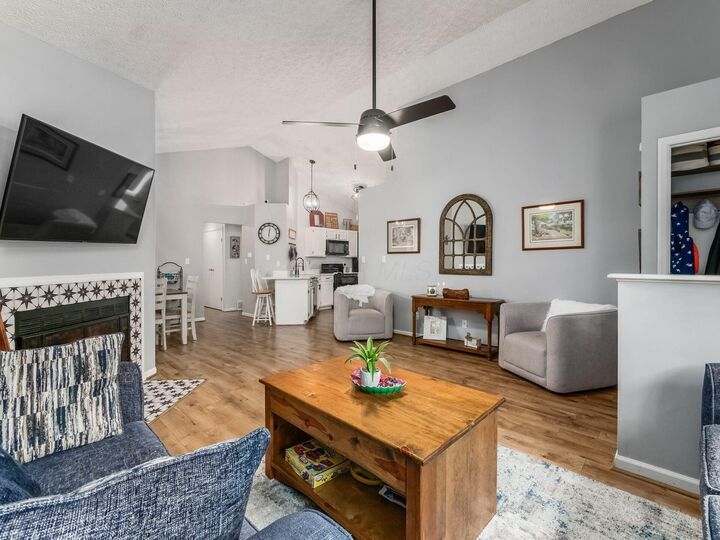 Property Photo:  1384 Crisfield Drive  OH 43204 