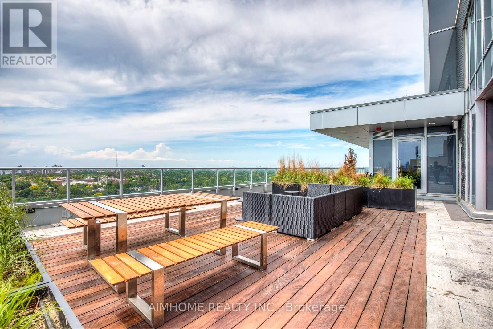 Property Photo:  58 Orchard View Boulevard Ph06  ON M4R 1B9 