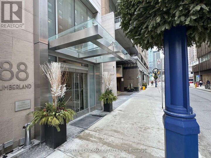 Property Photo:  88 Cumberland Street 1010  ON M5R 0C8 