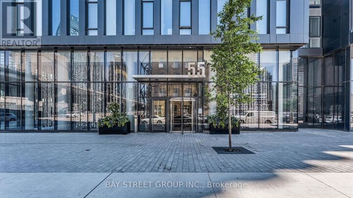 Property Photo:  55 Cooper Street 2215  ON M5E 0G1 