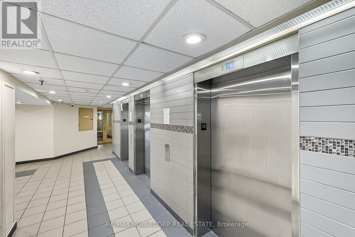 Property Photo:  400 McLevin Avenue 1603  ON M1B 5J4 