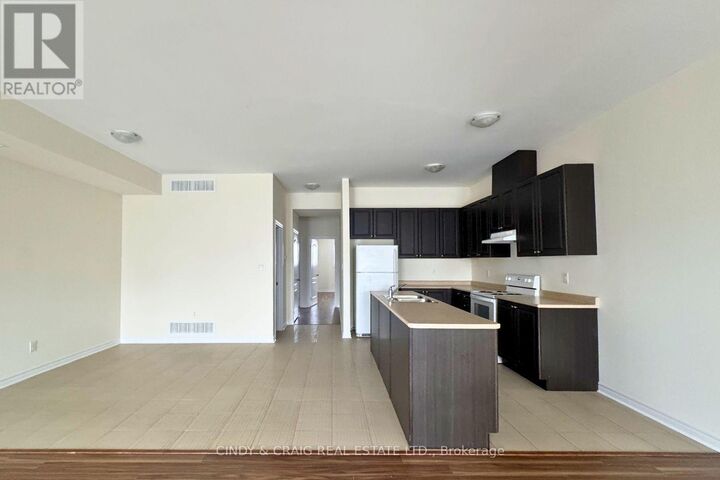 Property Photo:  15 Rosswell Drive 11  ON L1E 0B9 